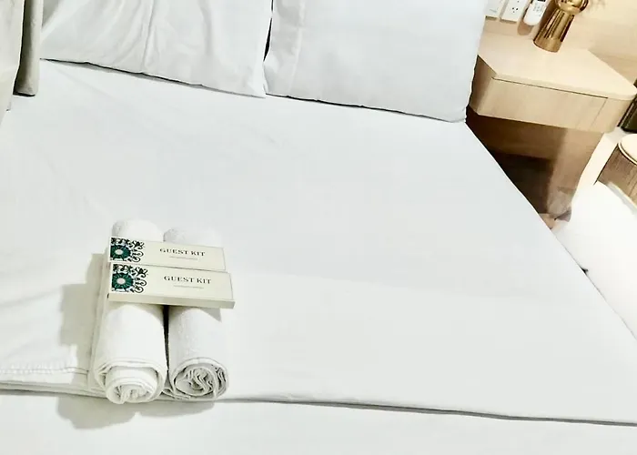 Sleek Urban Staycation-2br With Bay View Near Moa, Picc, World Trade Center And Us Embassy Apartment