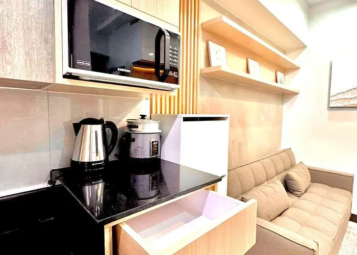 Sleek Urban Staycation-2br With Bay View Near Moa, Picc, World Trade Center And Us Embassy Apartment Manila