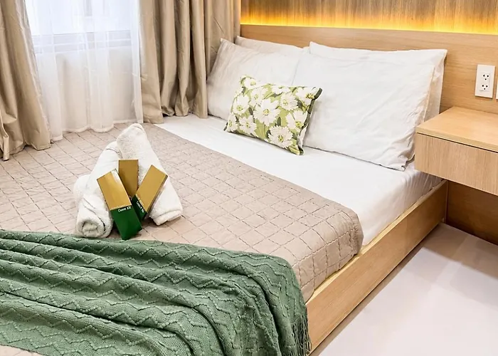 Sleek Urban Staycation-2br With Bay View Near Moa, Picc, World Trade Center And Us Embassy Apartment